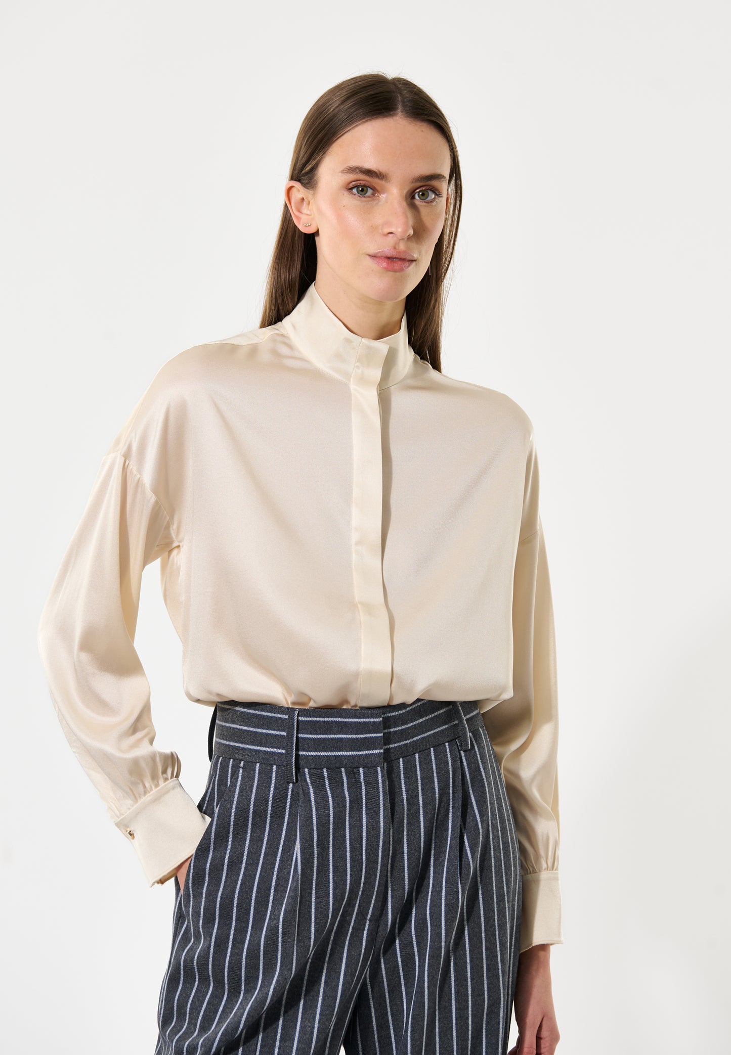 ELKADEA - DEA KUDIBAL - ANTIQUE