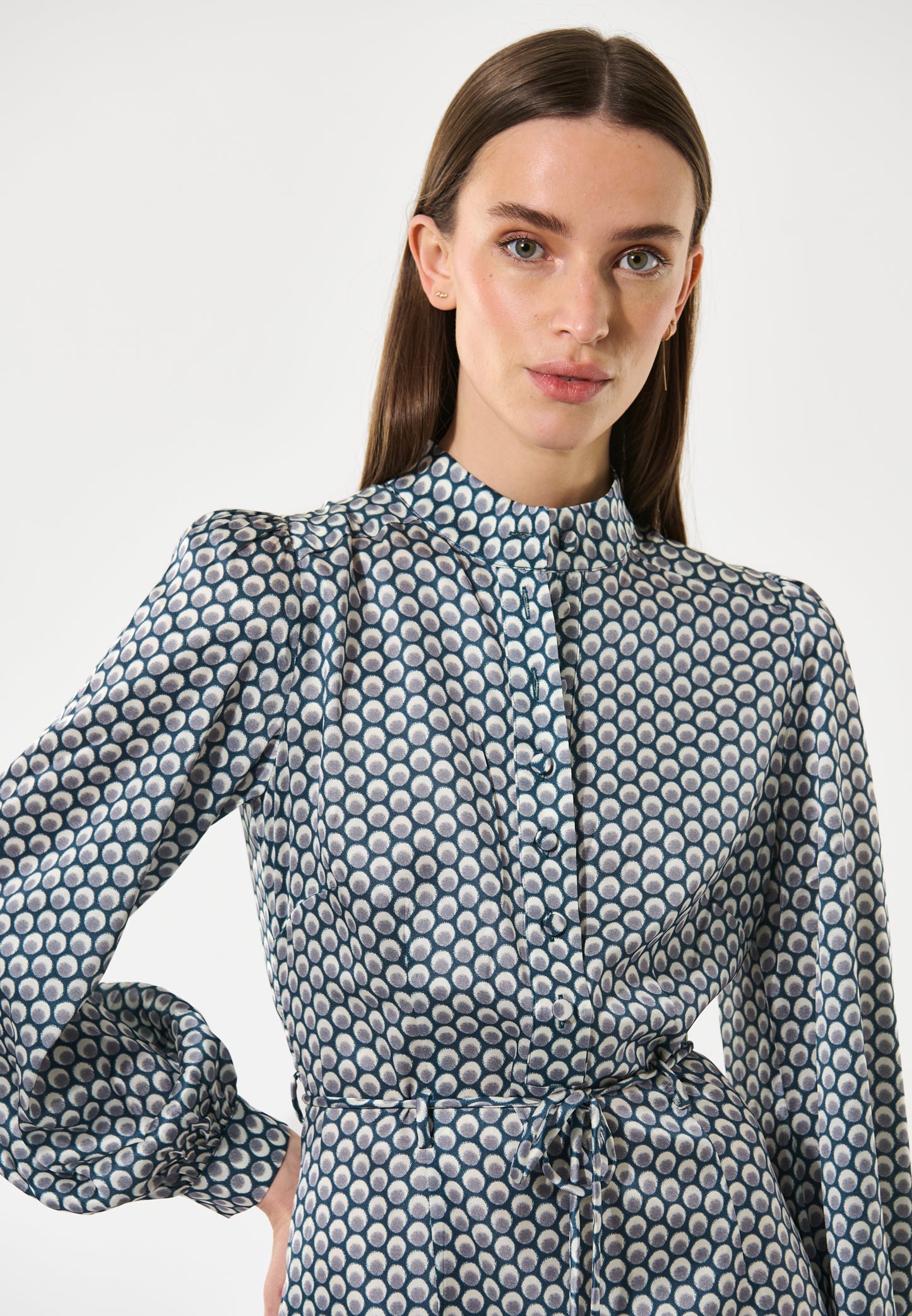 TEODORA - DEA KUDIBAL - PUNTO