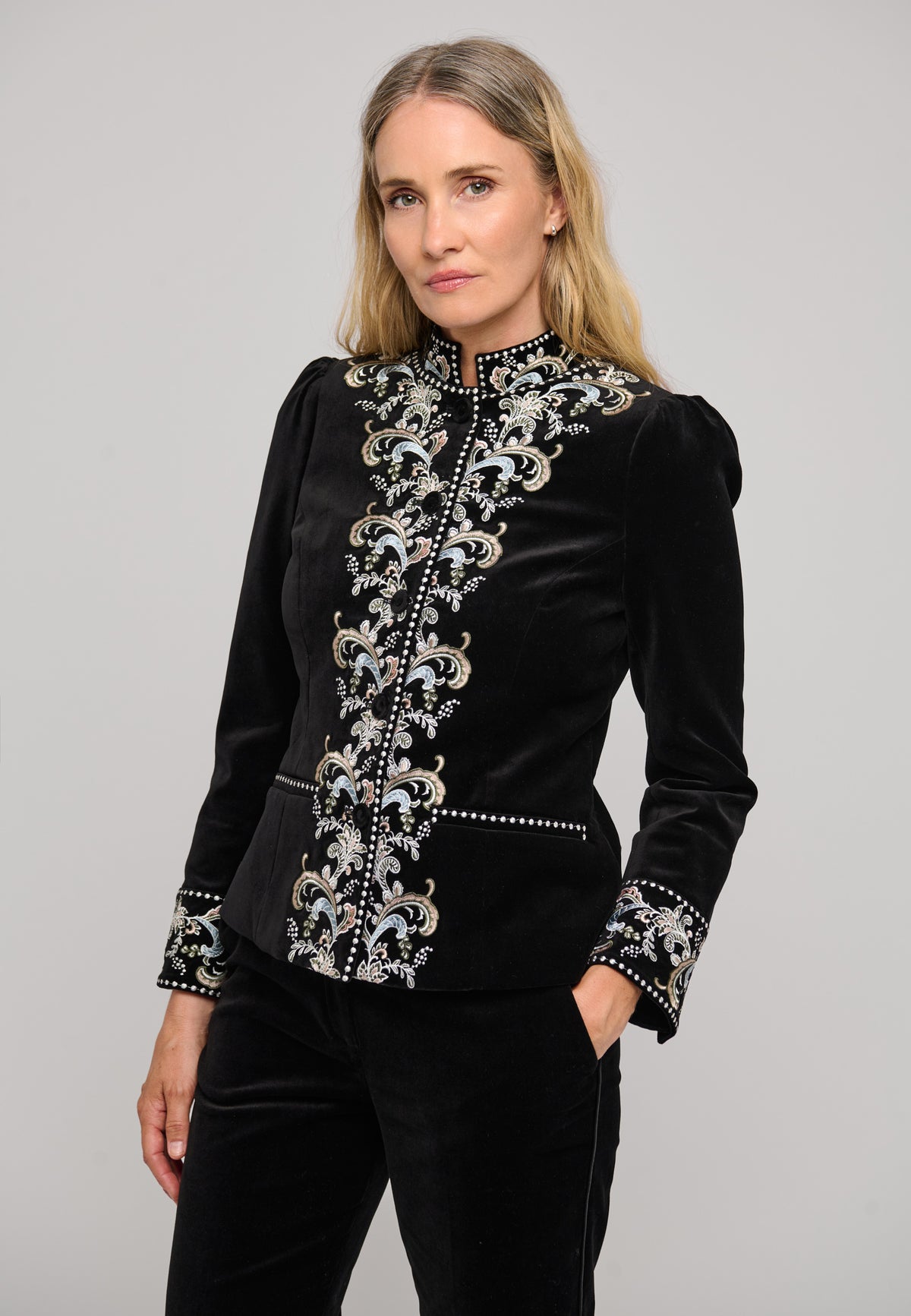 LEXIDEA - DEA KUDIBAL - BLACK VELVET