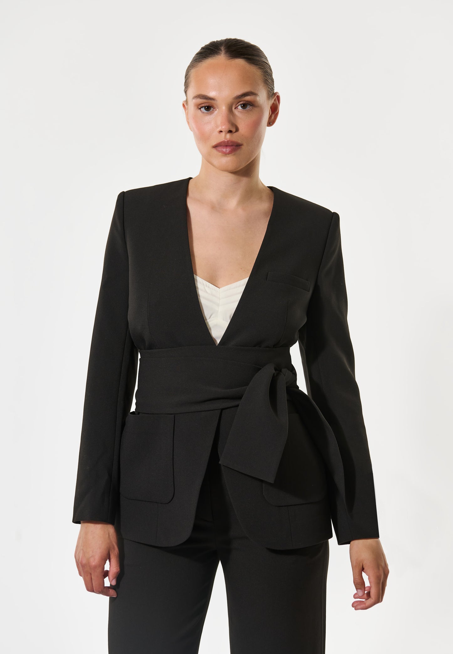 MERIDADEA - DEA KUDIBAL - BLACK