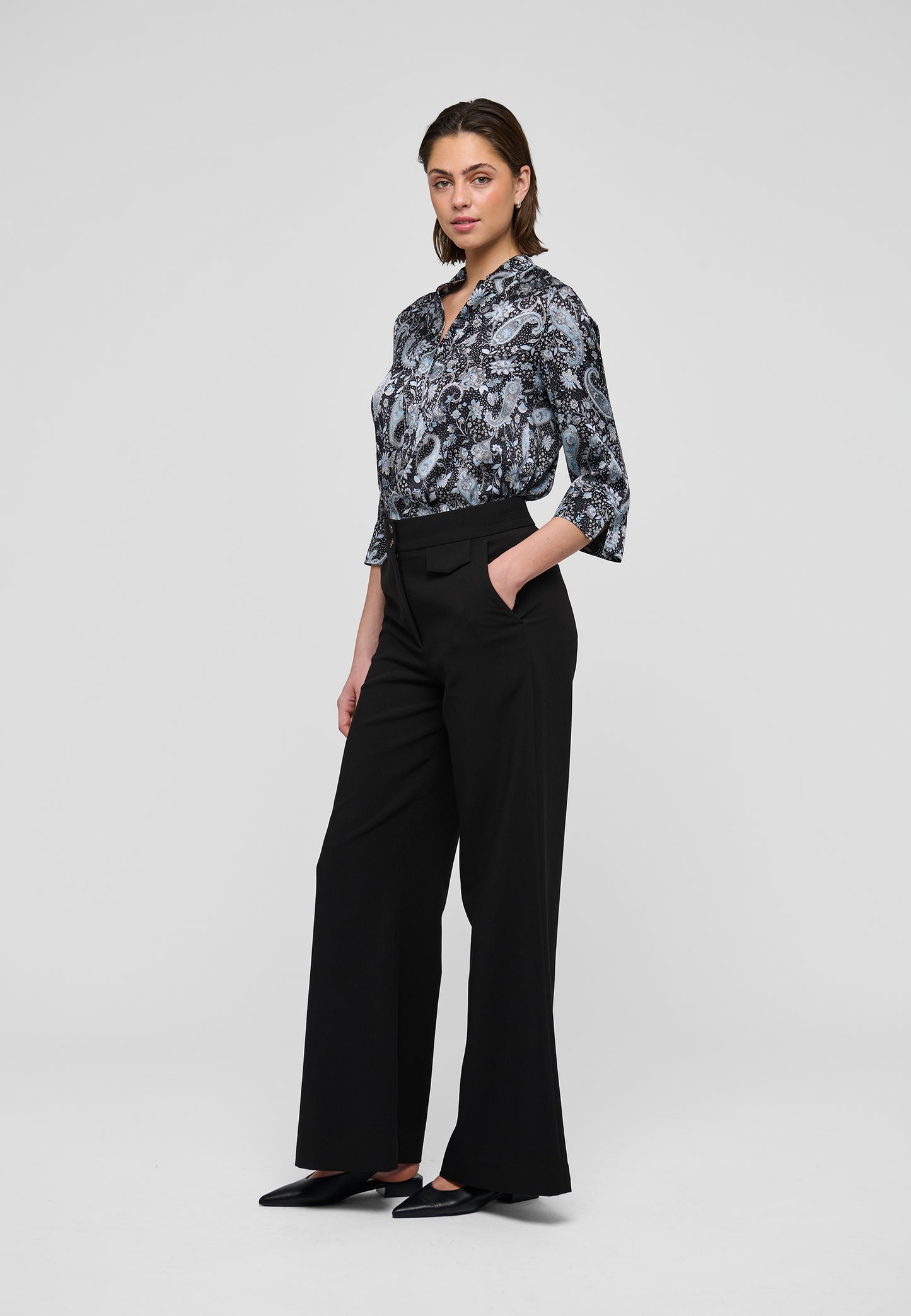 LAMARSDEA - DEA KUDIBAL - BLACK