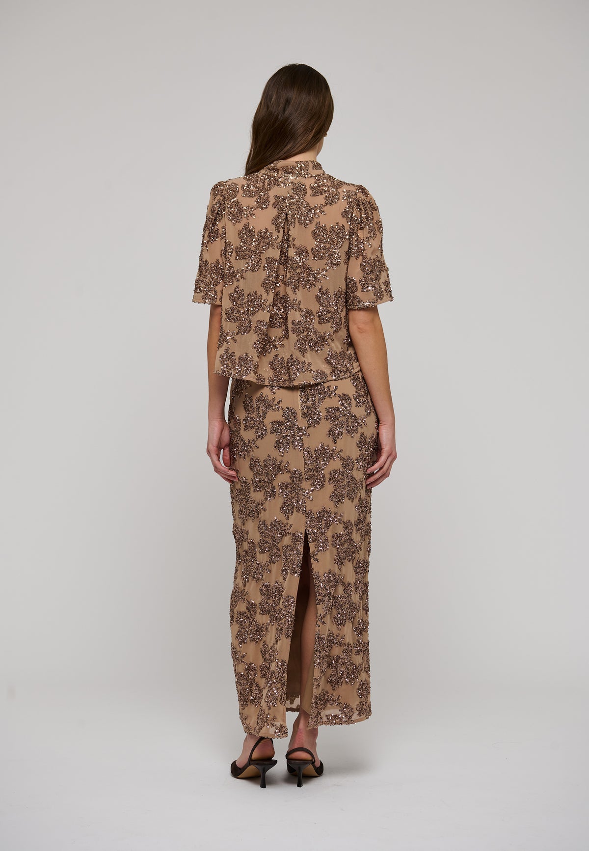 LEONADEA -DEA KUDIBAL - LUMIRA FLORAL