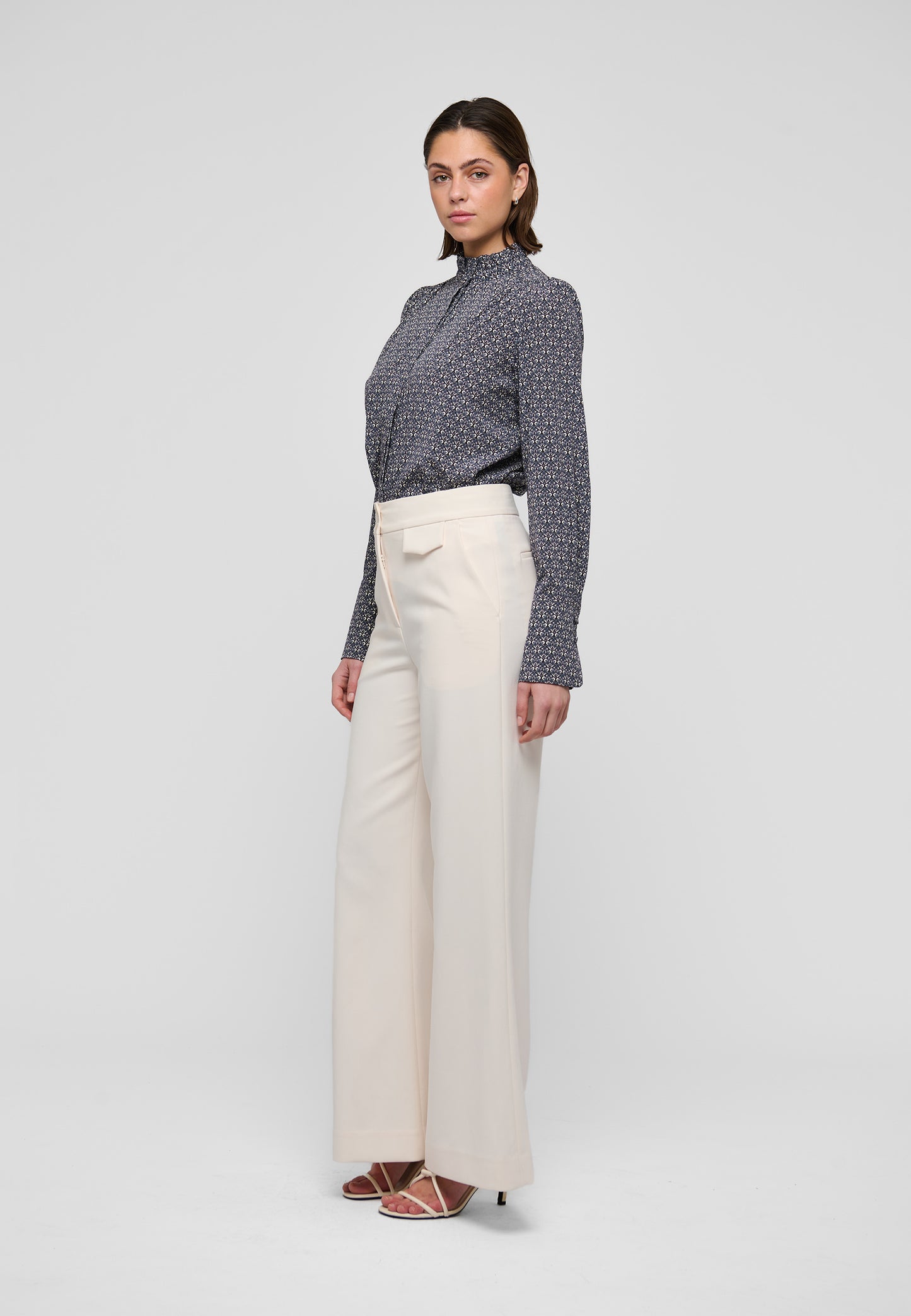 ROBERTADEA  - DEA KUDIBAL - WILLOW