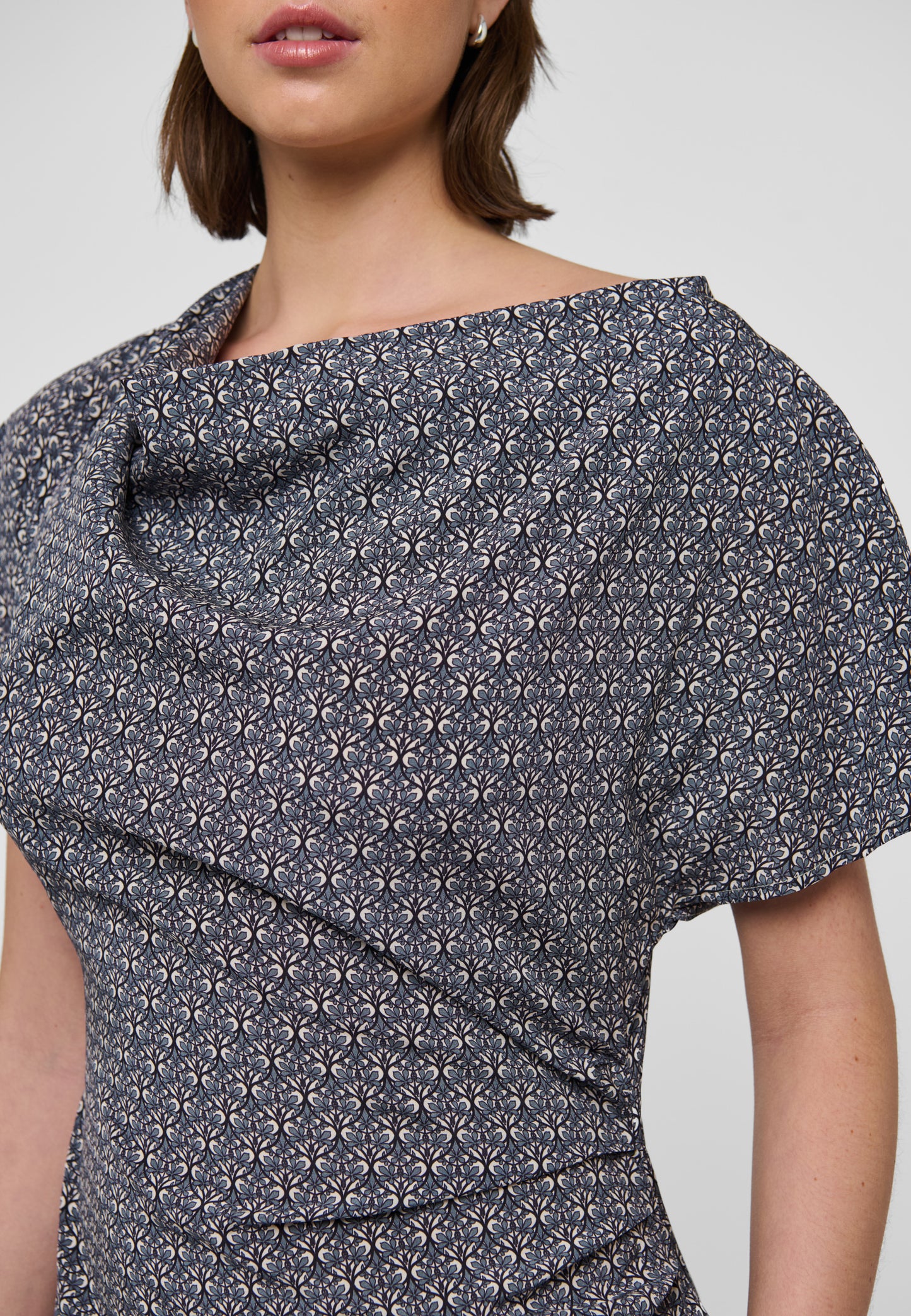 JACINTADEA - DEA KUDIBAL - WILLOW