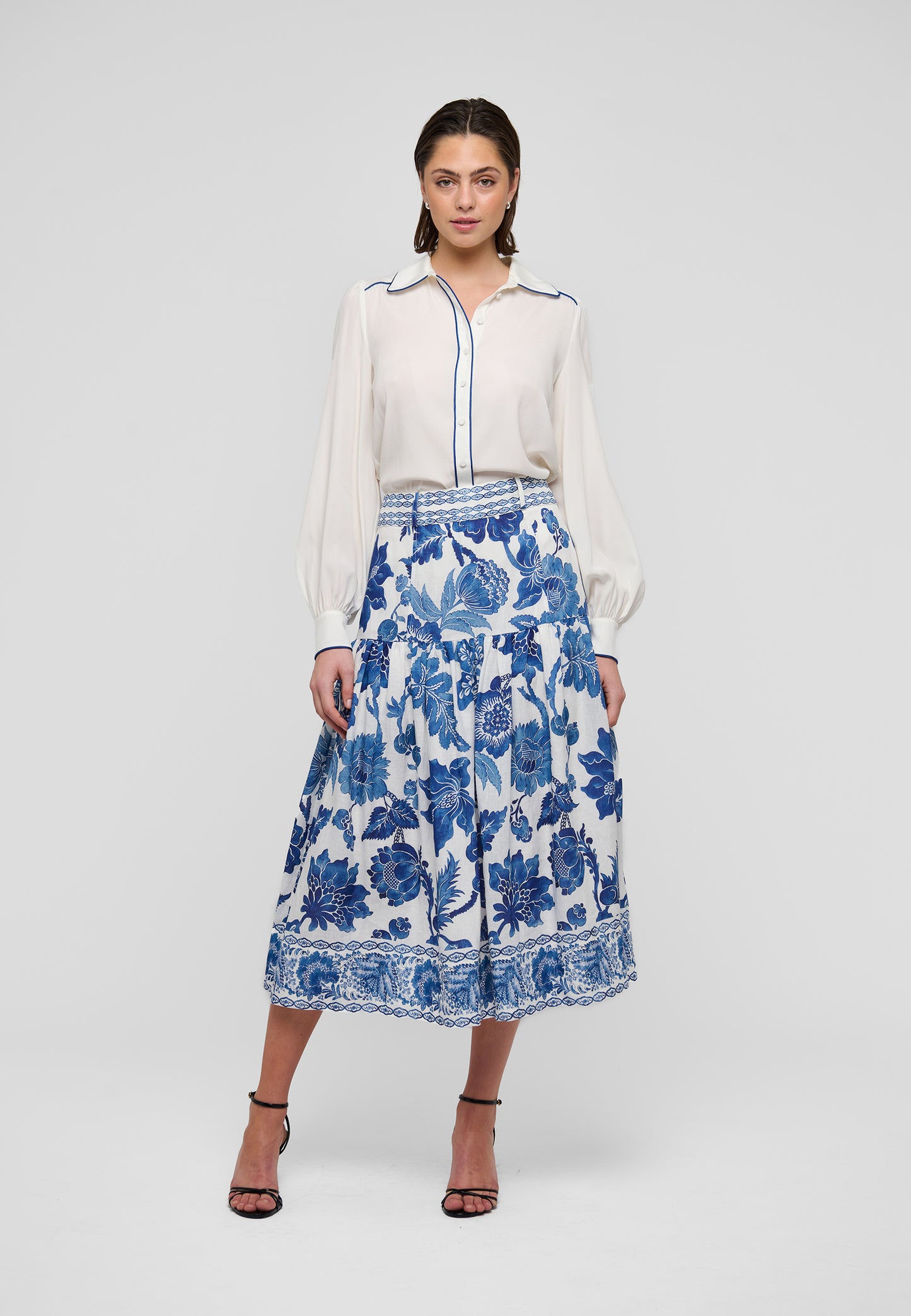 PETRINEDEA - DEA KUDIBAL - BLOSSOMING