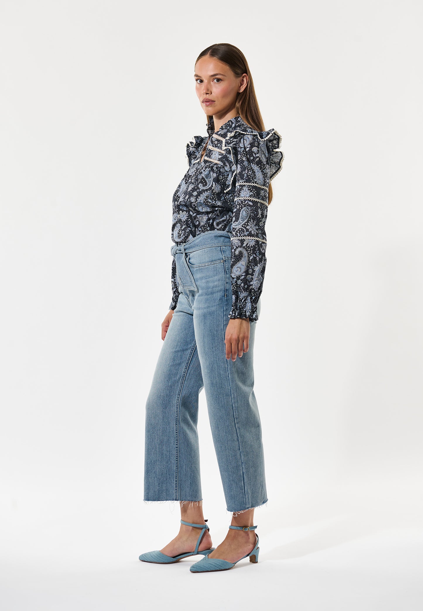 YARADEA - DEA KUDIBAL - PAISLEY