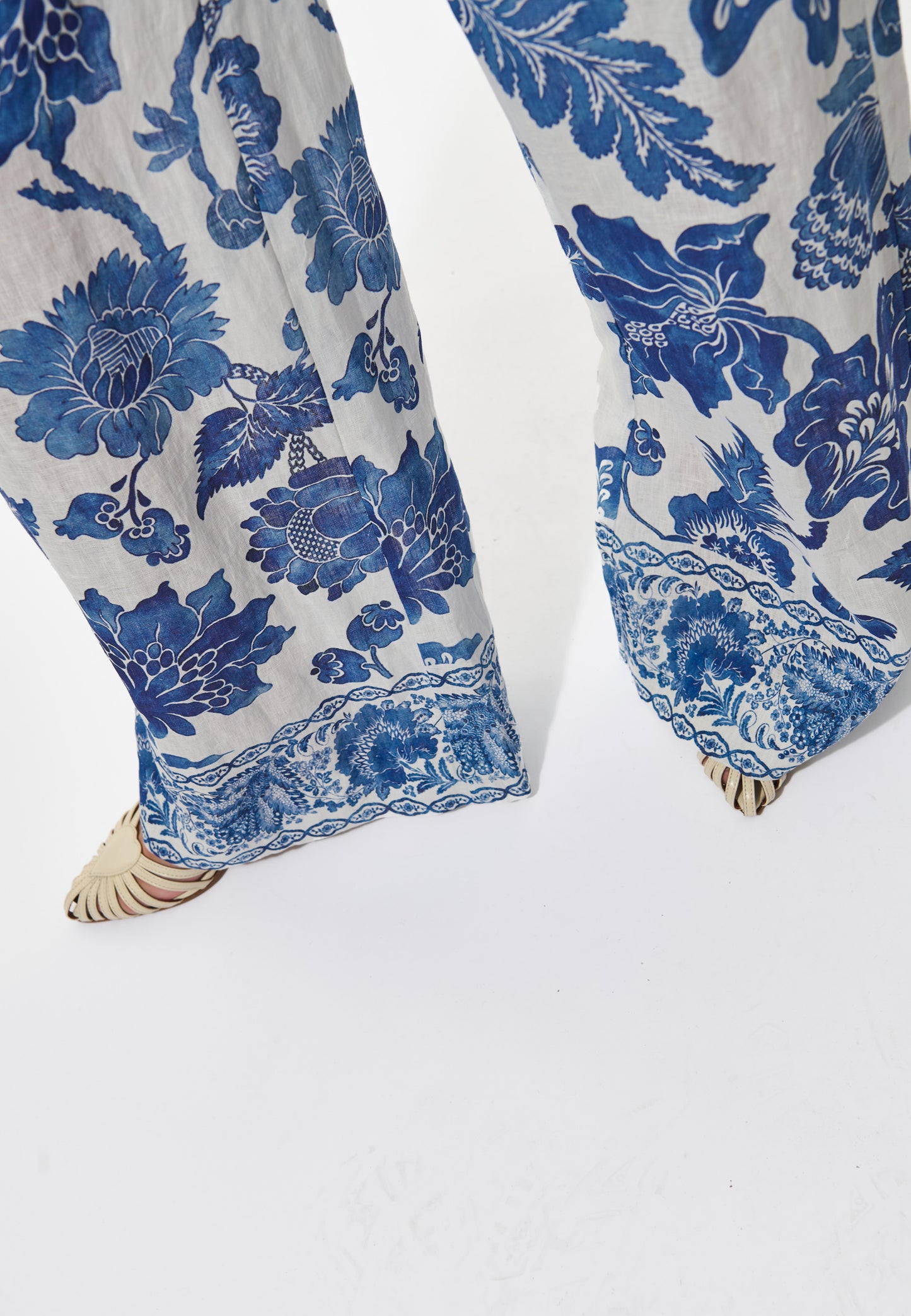 DABRINADEA - DEA KUDIBAL - BLOSSOMING