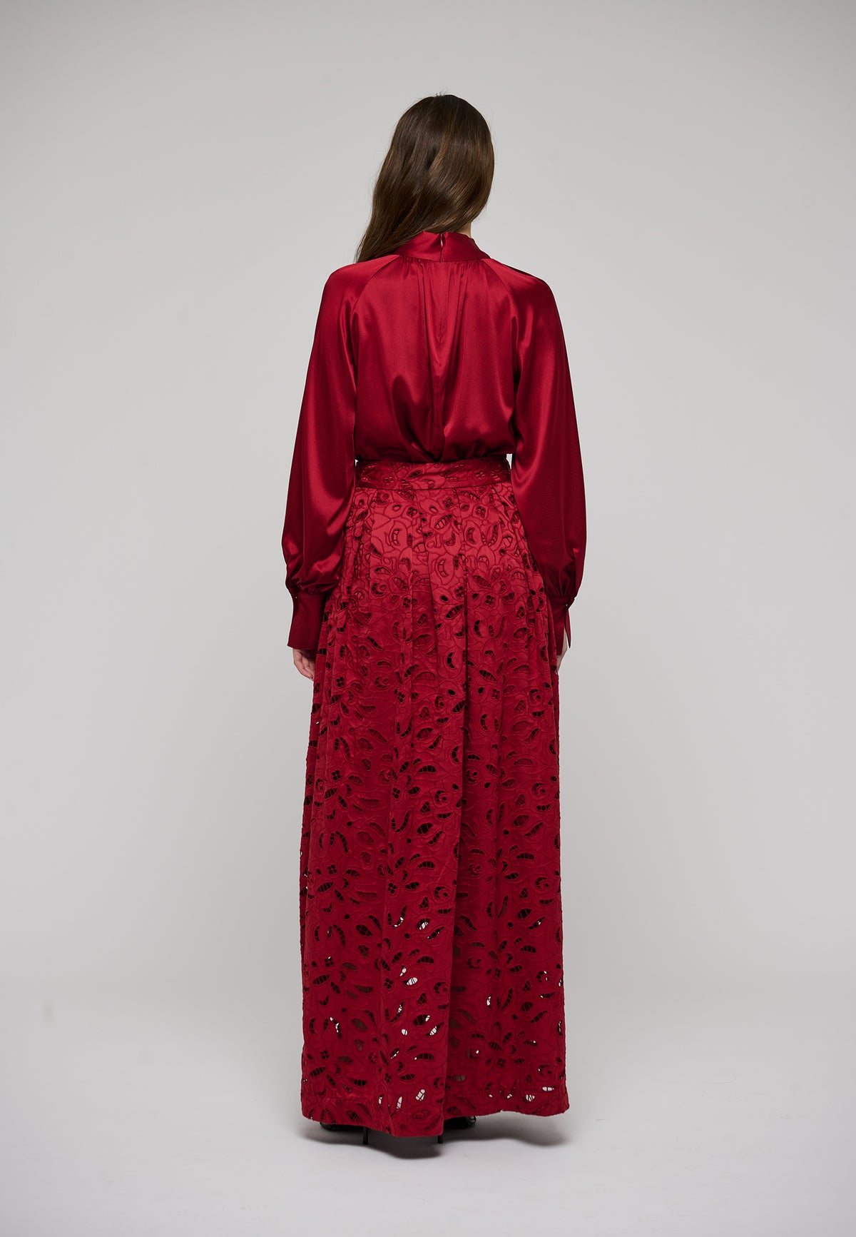 ANONASDEA - DEA KUDIBAL- BRODERIE RED