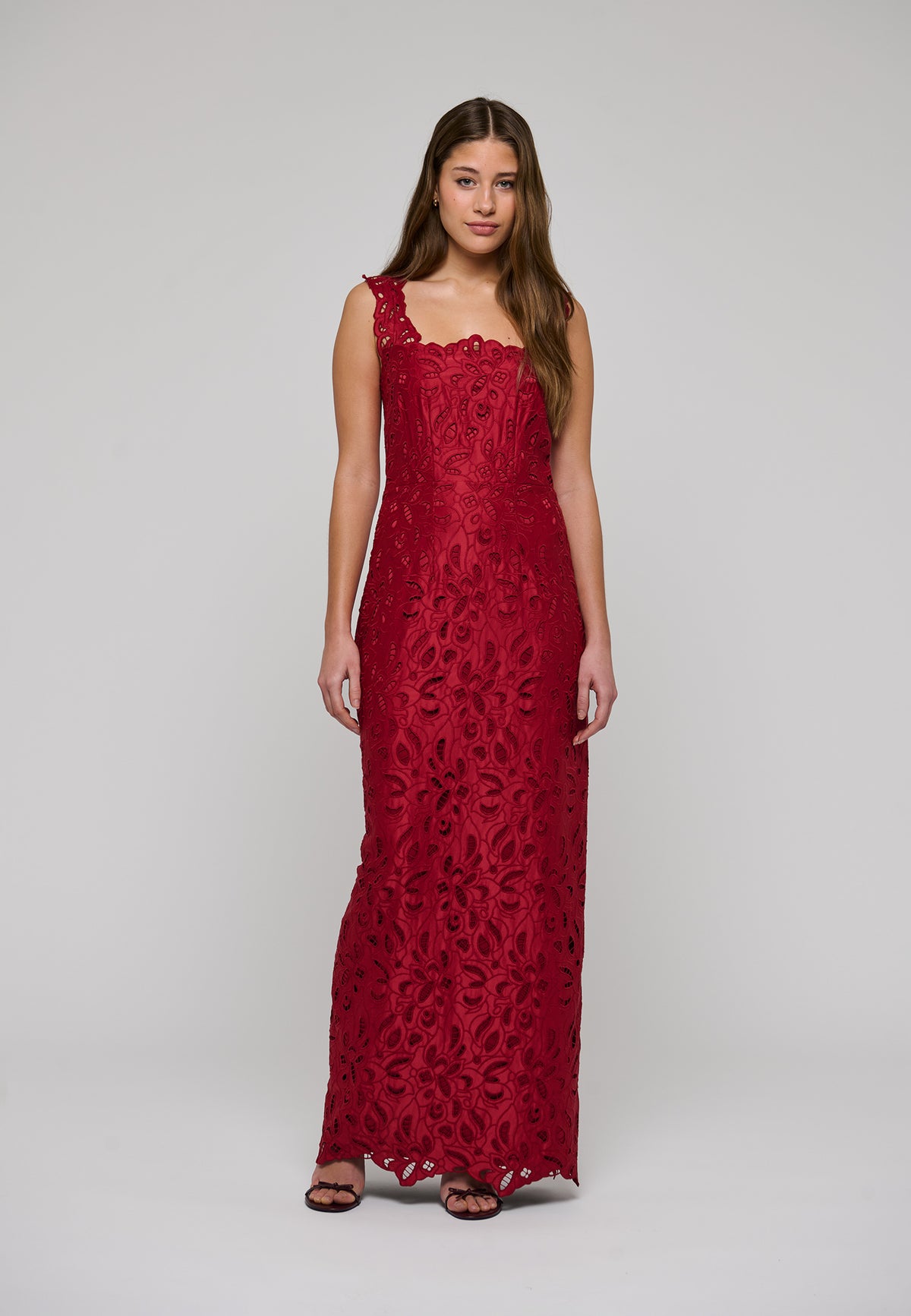 VICTORIADEA - DEA KUDIBAL - BRODERIE RED