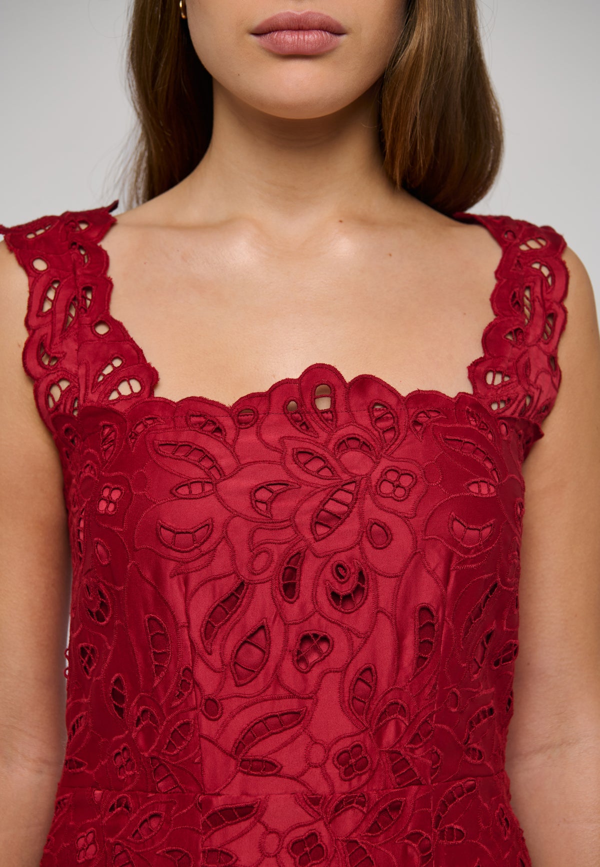 VICTORIADEA - DEA KUDIBAL - BRODERIE RED