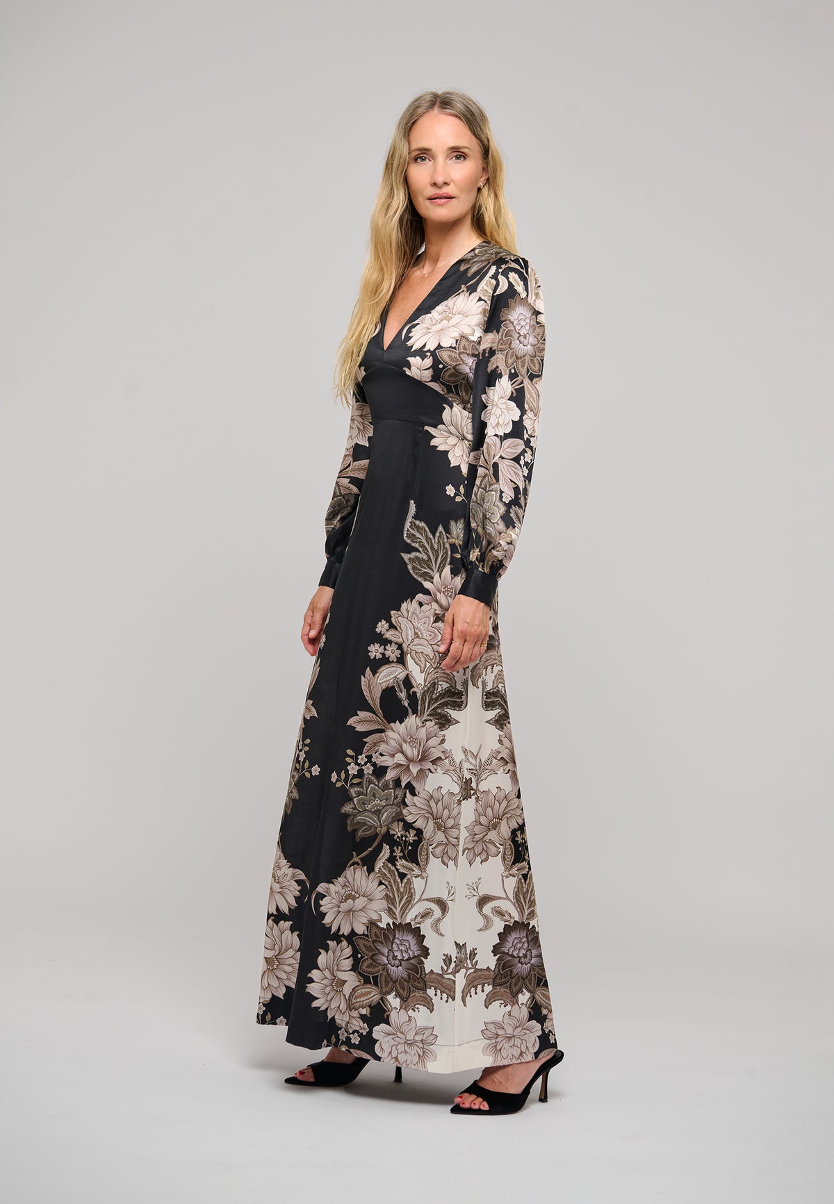 LARADEA-DEA KUDIBAL-FIORENNE MOCHA