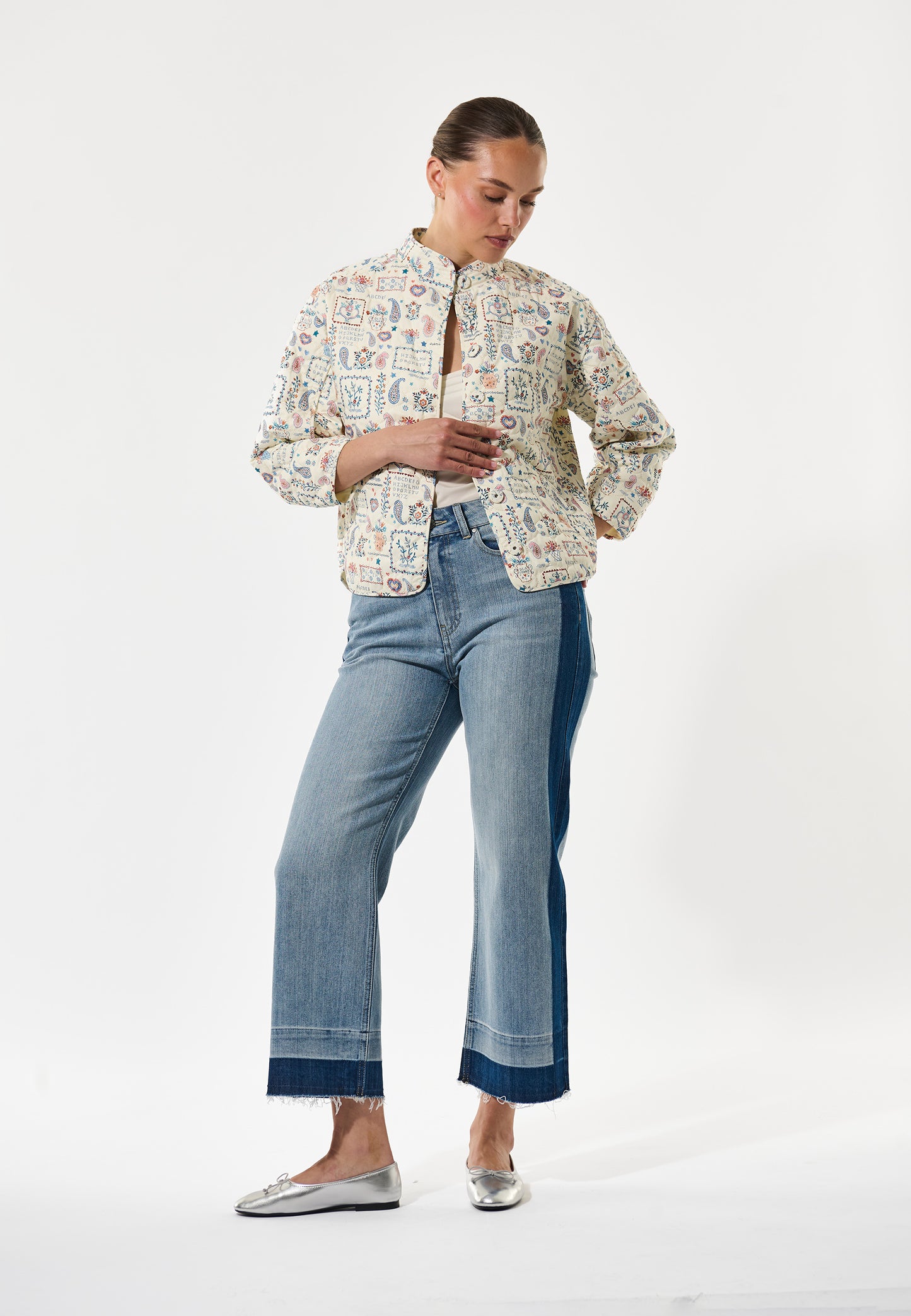 REIA - DEA KUDIBAL - THE BLUE HOUSE