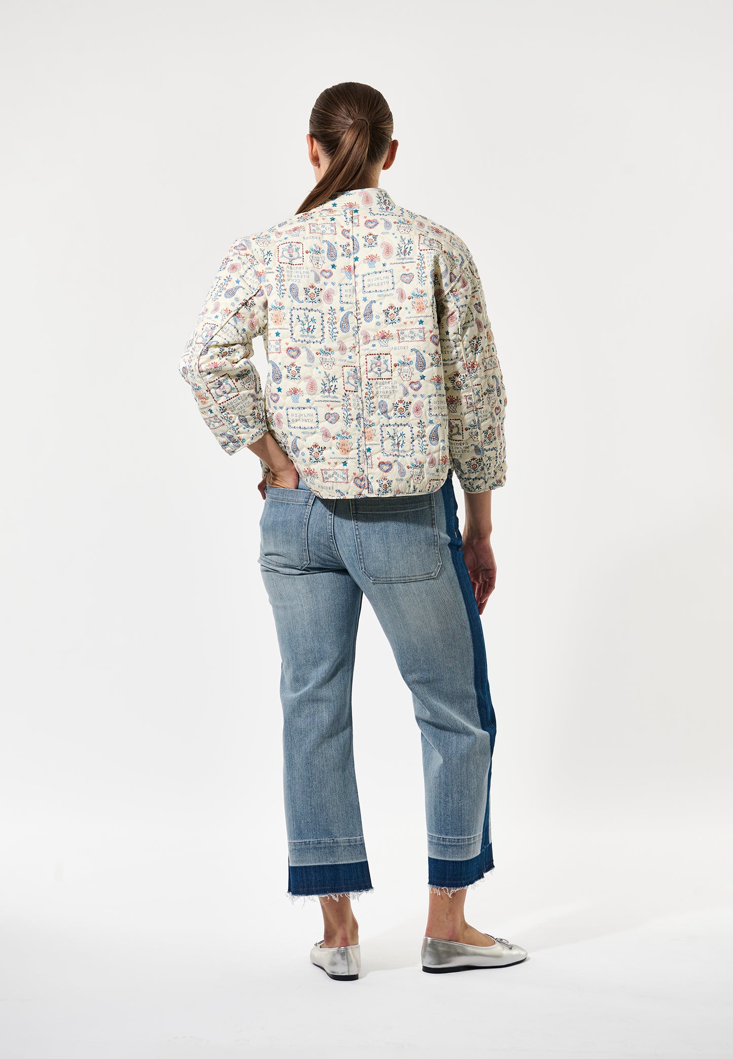 REIA - DEA KUDIBAL - THE BLUE HOUSE