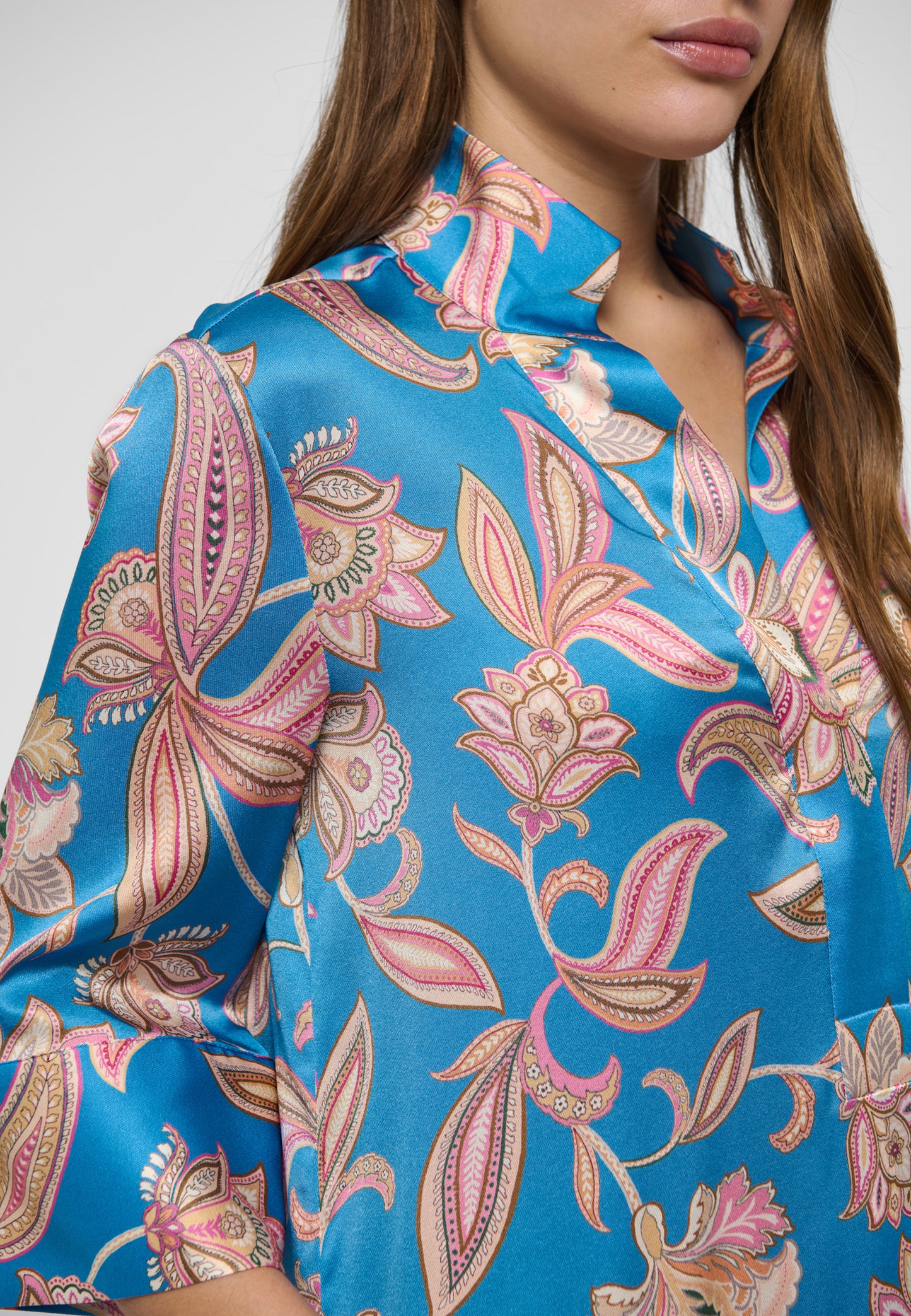 HELGADEA - DEA KUDIBAL - NOBLE PAISLEY