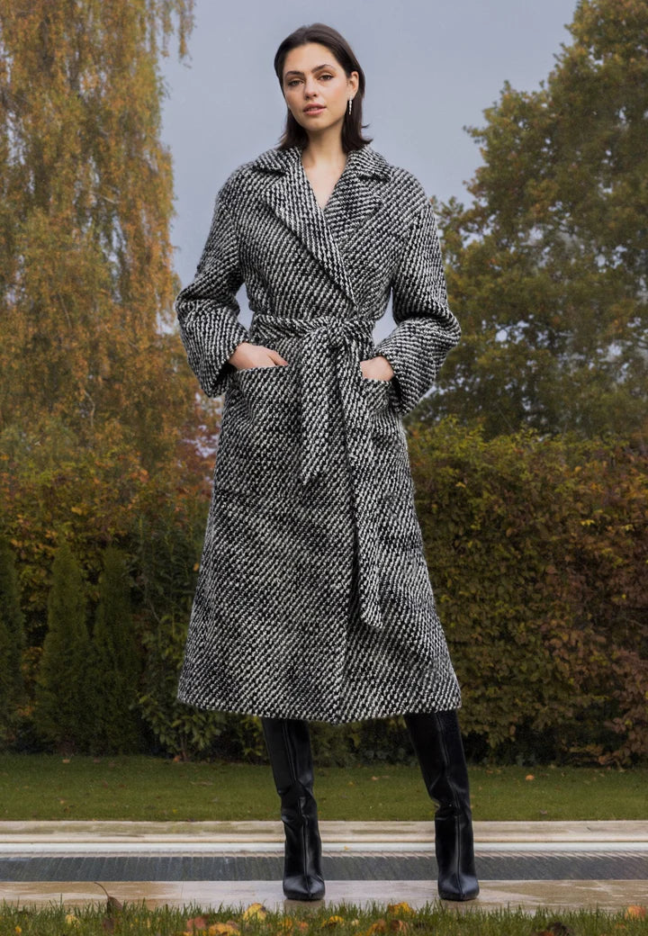 CHLODIADEA - DEA KUDIBAL - SALT & PEBER