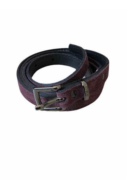 Kirsten Schjønning - Gun Buckle Belt 1517 - Bordeaux Suede - Bælter - porteagauche