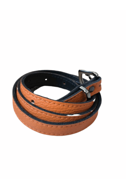 Kirsten Schjønning - Gun Buckle Belt 1517 - Orange Leather - Bælter - porteagauche