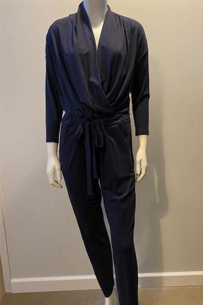 Rie Long Jumpsuit - Johanne Rubinstein - navy - Buksedragter - PAG STUDIO